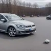 В немецком Бад Хённингене подростки забросали камнями припаркованный автомобиль