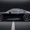 В Германии неизвестные повредили элитный Porsche на парковке: ущерб тысячи евро
