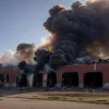 Крупный пожар со взрывом на складе стройматериалов в Германии