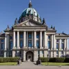 Начальник полиции в Германии выиграл суд против незаконного отстранения из-за ложных обвинений