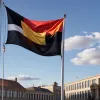 В Западной Германии предлагают поднять флаги на школах и госучреждениях: тренд с Востока?