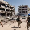 Чудо среди руин: Как полиция Израиля спасла младенца после ракетного обстрела