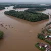 Тысячи людей бегут от наводнения в Южном Китае после тайфуна