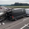 Жуткое ДТП в Германии: Микроавтобус 500 метров тащило под фурой на трассе A2