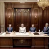 Необычный подарок канцлера Германии Мерца президенту США Трампу в Овальном кабинете