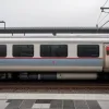 В Германии поезд ICE остановили прямо на маршруте из-за... грязи: пассажиров высадили