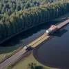 Крупное масляное пятно на дороге L214 в Германии создало опасность для движения