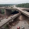 Обрушение моста в Техасе: власти перекрыли лишь часть дороги, движение продолжалось