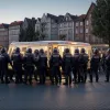 Массовая драка в Шверине: около 150 участников и пострадавшие у трамвайной остановки