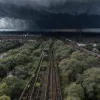 Шторм парализовал Берлин: остановлен S-Bahn, закрыта ж/д магистраль на Гамбург, есть пострадавшие