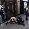 В немецком Галле мужчина, укравший еду на вокзале, пытался укусить охранника при задержании