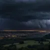 Германию накрыл штормовой фронт: предупреждение о непогоде, ливни и град