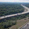 Пожар на трассе А2 в Германии: Фура сгорела после прокола шины, вызвав масштабные повреждения и пробки