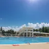 Трагедия в Хорватии: двухлетняя девочка погибла, соскользнув с рук отца на водной горке