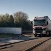 Пьяный водитель грузовика с 2,5 промилле врезался в тоннель в Германии