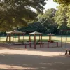 В Лудвигсбурге 25-летняя женщина устроила переполох на детской площадке, бегая голой