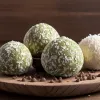 Всемирный день шоколада: отмечаем 7 июля с рецептом энергетических шариков с матчей