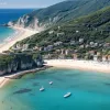 Сардиния вводит плату за вход на пляжи: как изменится отдых на итальянском острове?