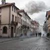 Испанский город Торре-Пачеко охвачен беспорядками: улицы окутаны слезоточивым газом