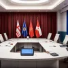 Неожиданный звонок Путину: почему Трамп прервал саммит с Зеленским и европейскими лидерами?
