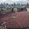 Великобритания на грани: Экс-хулиган Томми Робинсон вывел сотни тысяч на протесты против миграции в Лондоне