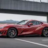 Вирусное видео: Полиция остановила Ferrari 812 Superfast за превышение скорости, но вместо штрафа – восхищение