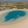 Сардиния вводит плату за вход на пляжи: Как массовый туризм меняет правила отдыха в Италии