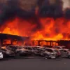 Пожар в автосалоне: Сгорело семь автомобилей